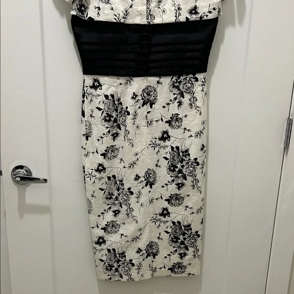 Bettie Page (NWT) Vintage Shimmer Black and Cream Floral Dress - Picture 6 of 8